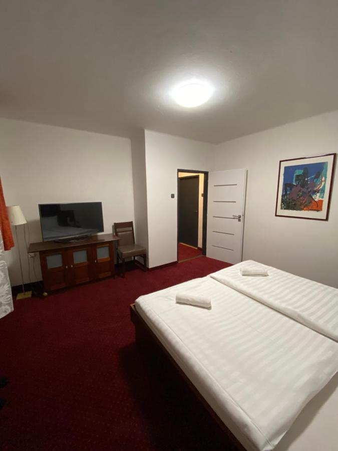 Hotel Houstka Brandýs nad Labem-Stará Boleslav Екстериор снимка
